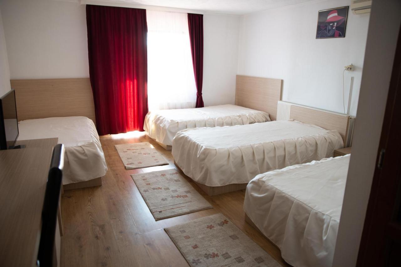 Motel Moara Veche Săcălăşeni エクステリア 写真