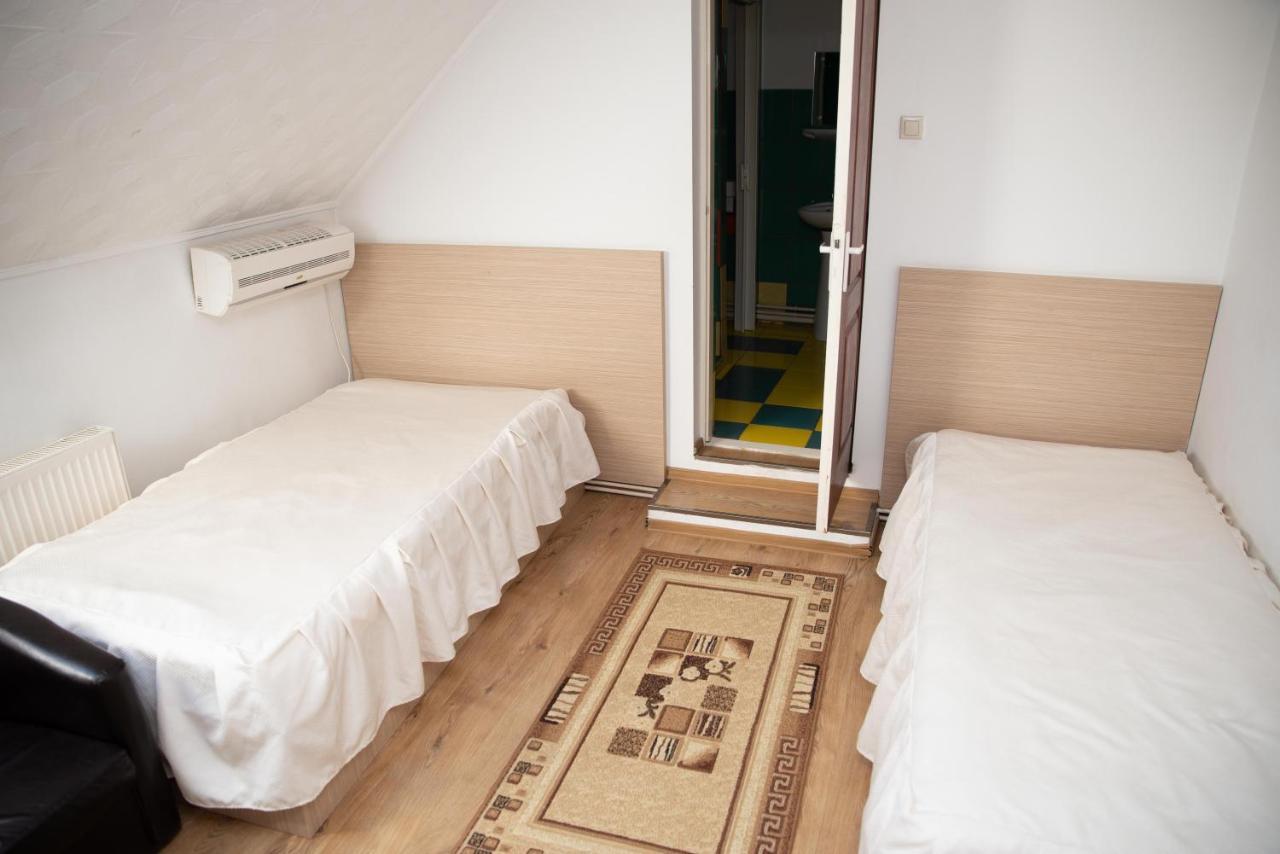 Motel Moara Veche Săcălăşeni エクステリア 写真