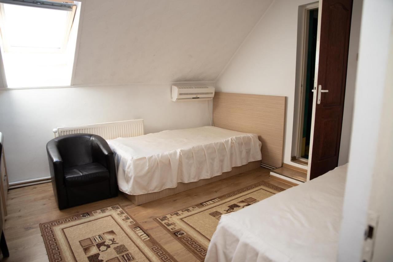 Motel Moara Veche Săcălăşeni エクステリア 写真